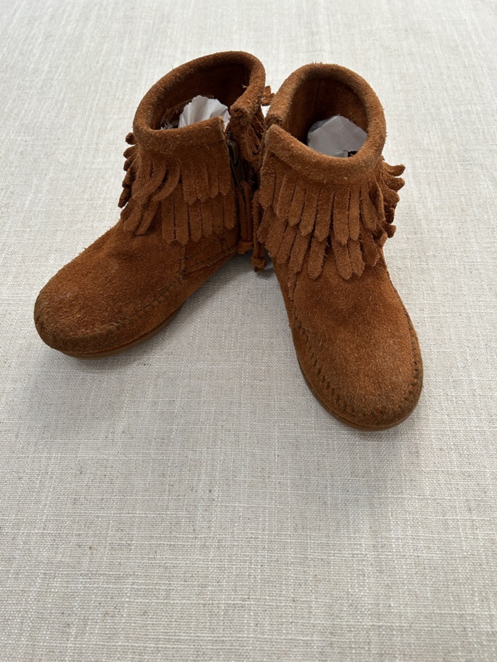 Minnetonka Moccasins Kids 9 Fringe Suede Ankle Boots in Chestnut Brown